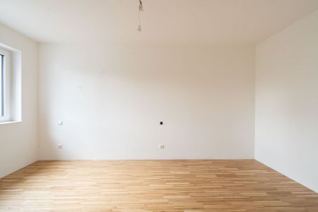 ZU MIETEN: Moderne 2-Zimmer-Wohnung mit Terrasse und Stadtblick in Nettingsdorf - Photo 2