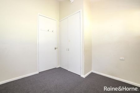 Townhouse - West Bathurst - Available Now!!! - Photo 4