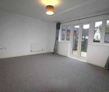 4 bedroom semi-detached house to rent - Photo 5