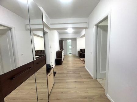 Apartament cu 3 camere si loc de parcare privat - Fotografie 5