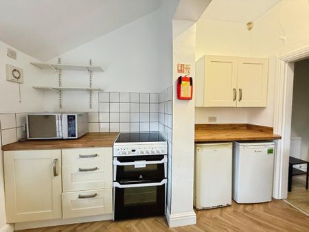 6 bedroom end of terrace house to rent - Photo 4