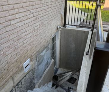 For Lease - 68 Merton Road, Brampton, Ontario - Photo 5
