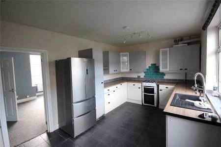 3 bedroom terraced house to rent - Photo 5