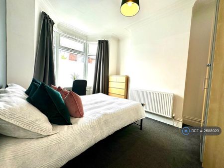 4 bedroom terraced house to rent - Photo 5