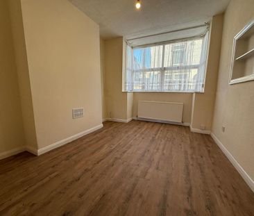 3 bedroom end of terrace house to rent - Photo 4