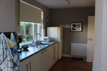 Room to let - Photo 2