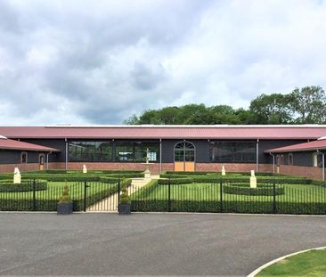 2 bedroom equestrian property to rent - Photo 2