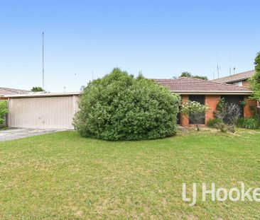 Comfortable Three Bedroom Family Home - Photo 6