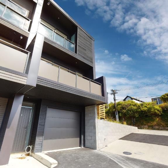 *Quality living in Seatoun Heights awaits—secure your new home now!* - Photo 1