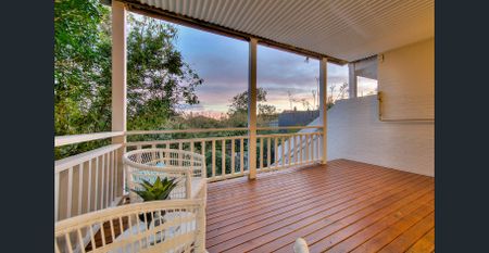 LIGHT, SPACE AND INTIMATE HARBOUR VIEWS - Photo 5