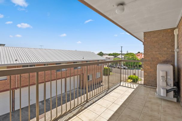 Top Floor Unit with Beautiful Breezes - Photo 1