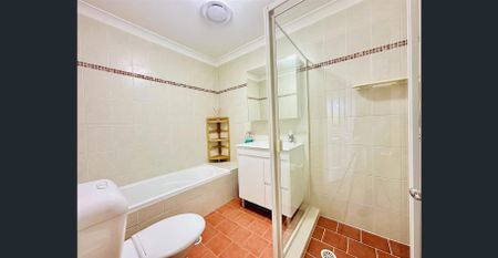 Well Maintained Three Bedroom Villa! - Photo 5