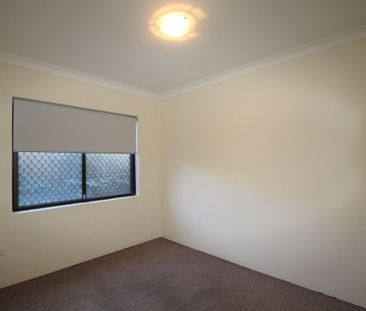 Quiet Ground floor two bedroom unit - Photo 1