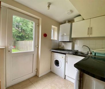 4 bedroom terraced house to rent - Photo 1