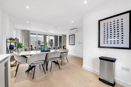 3 bedroom Flat To Let Total Size: 1471 SQ FT - Photo 5