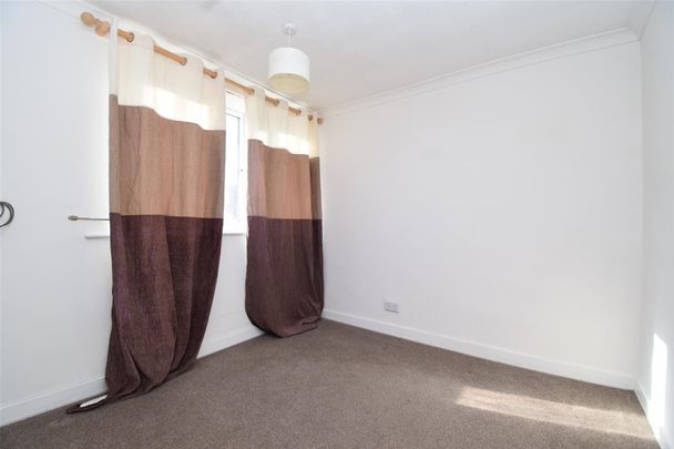 Denby Dale Road West, Calder Grove, Wakefield - Photo 1