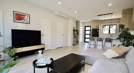 COMFORTABLE! TOWNHOUSE LIVING - Photo 4