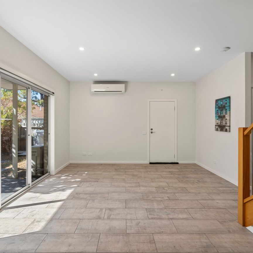 Modern Comfort with Excellent Transport Access - Photo 1