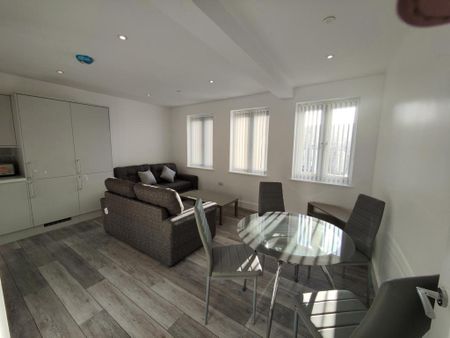 2 bedroom flat to rent - Photo 2