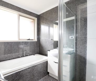 1 Marlesford Crescent, Berwick, Vic 3806 - Photo 2