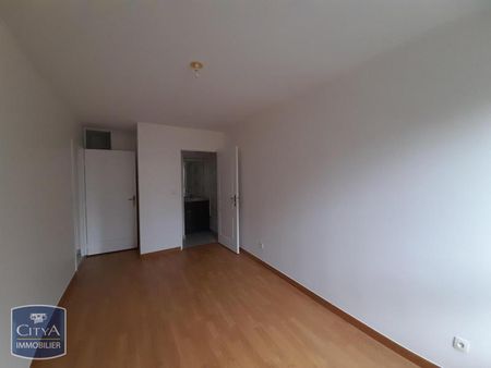 Location Appartement 4 pièces 88m² BOURG EN BRESSE 01000 - Photo 3