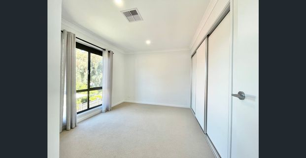 Beautiful Double-Storey Townhouse!! - Photo 1