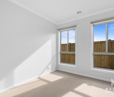 Modern Living Home! - Photo 3