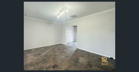 Well located family home awaits - Photo 2