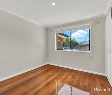 Affordable, Fully Renovated Rooming House – All Bills Included! - Photo 3