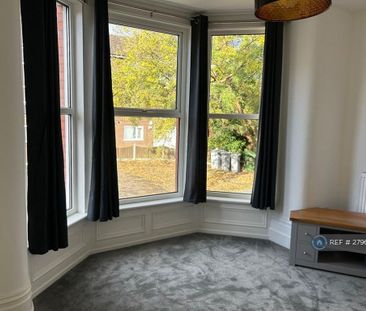 2 bedroom maisonette to rent - Photo 2