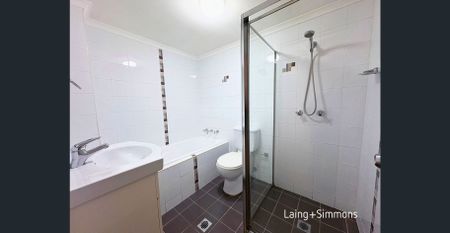 Conveniently located two bedroom apartment - Photo 5