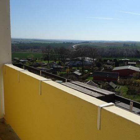 Vierraumwohnung mit Balkon und Blick ins Grüne - Foto 1