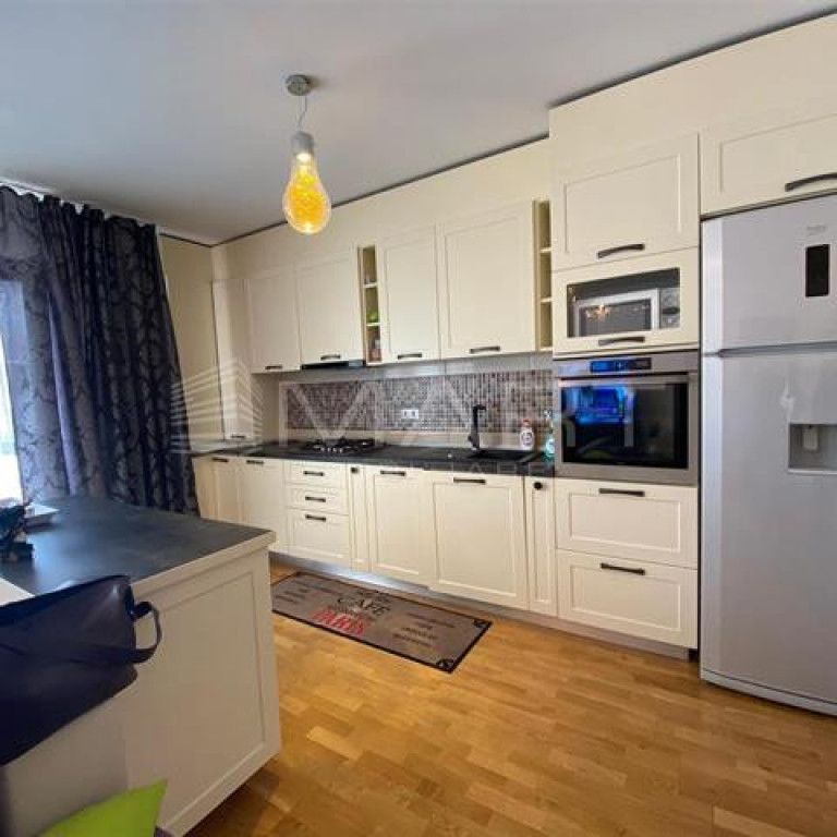 Apartament cu 3 camere 2 bai Alba Iulia - Fotografie 1