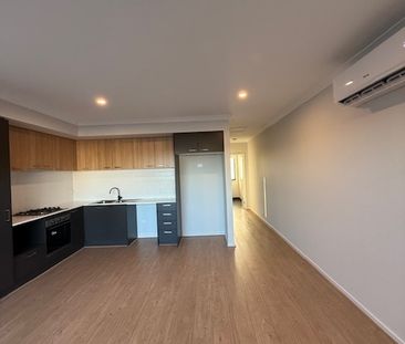 Near New, Low maintenance Townhouse! - Photo 2