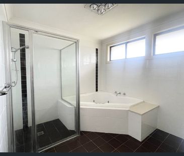 Well Presented 3 Bedroom Family Home Close to All Local Amenities! - Photo 5