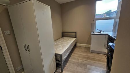 Studio to rent - Photo 3