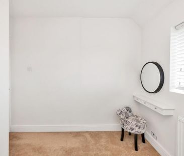 3 bedroom end of terrace house to rent - Photo 5