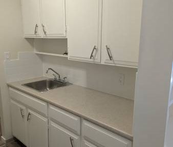 Renovated1 bedroom apartment in Kerrisdale - Photo 1