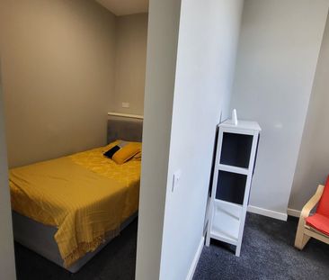 Room 13, Auckland Road, Doncaster - Photo 2