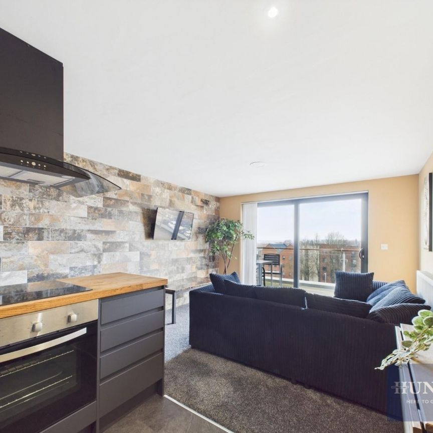 2 bedroom Flat To Let - Photo 1