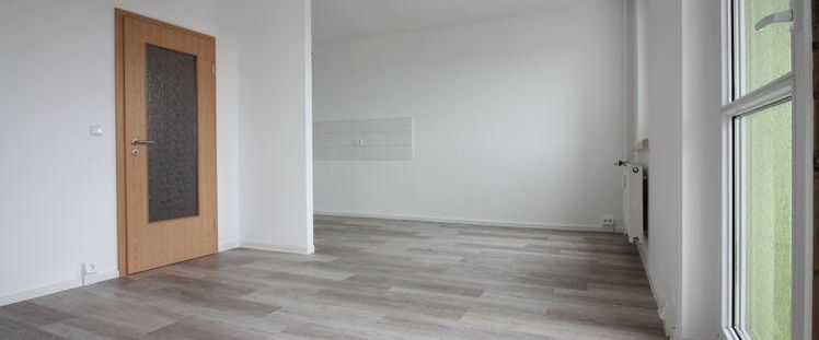 3-Raumwohnung mit Badewanne und Balkon - Foto 1