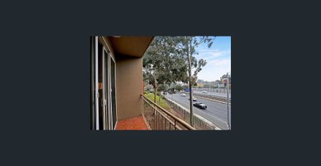 Sun-Filled Space & 2 Secure Car Parks! - Photo 5