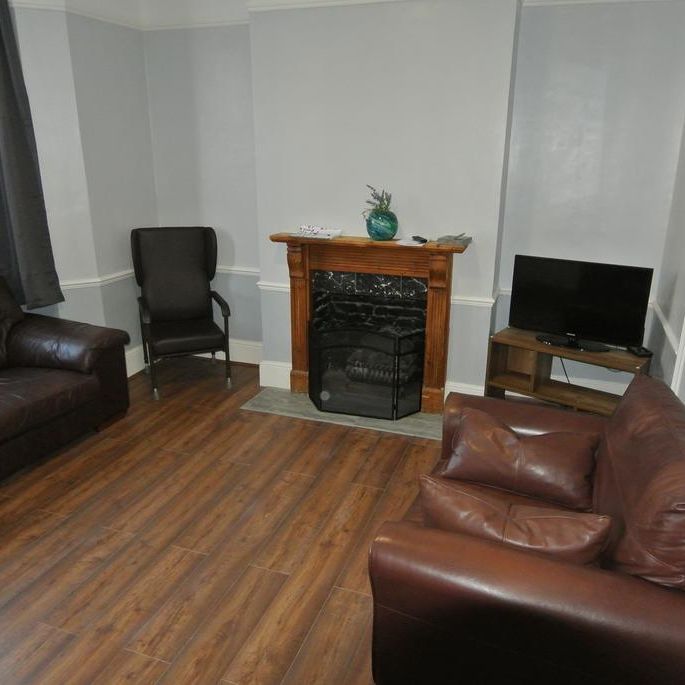 4 bedroom terraced house to rent - Photo 1