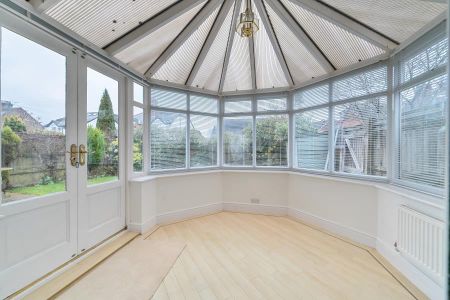 3 bedroom terraced house to rent - Photo 3