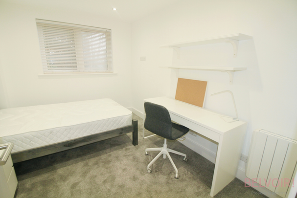 1 bedroom in a flat share to rent - Photo 1