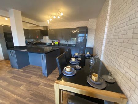 2 bedroom flat to rent - Photo 2