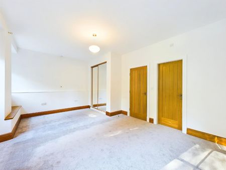 4 bedroom House To Let Total Size: 883 SQ FT - Photo 4