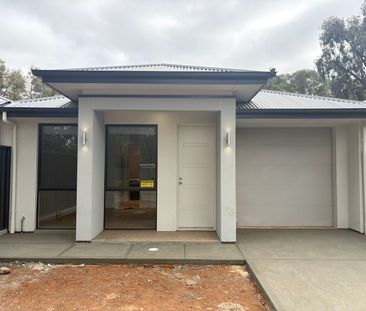 Brand New, Modern & Spacious Living - Photo 4