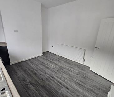 1 Bed Flat, Seafield Road, CH62 - Photo 4