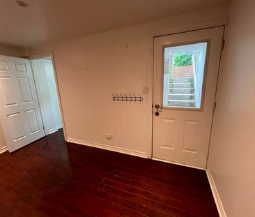 For Lease - 2027 Davenport Road Unit# Lower Rear, Toronto, Ontario - Photo 4